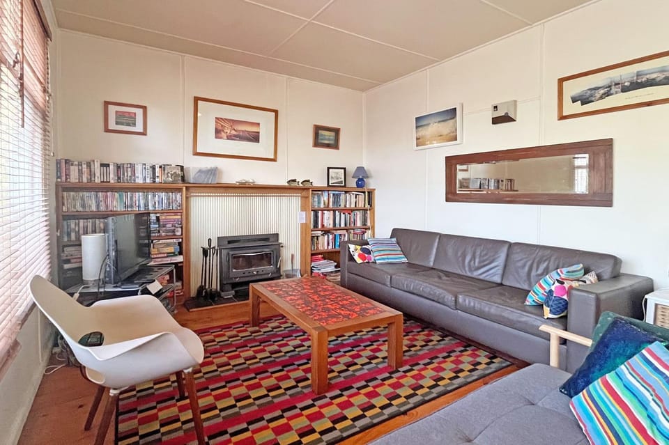 Classic Aussie Beach House - BYO Linen House in Victoria