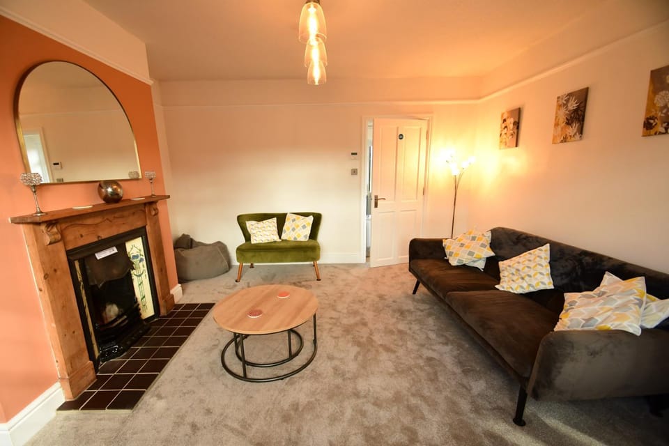 Living room, Decorative detail, fireplace