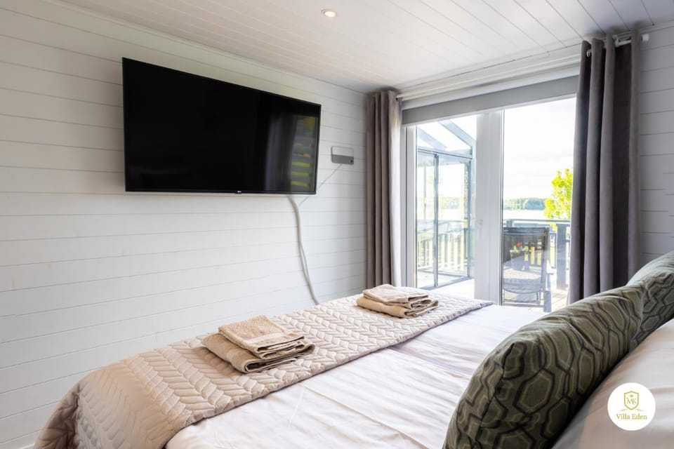 TV and multimedia, Bedroom