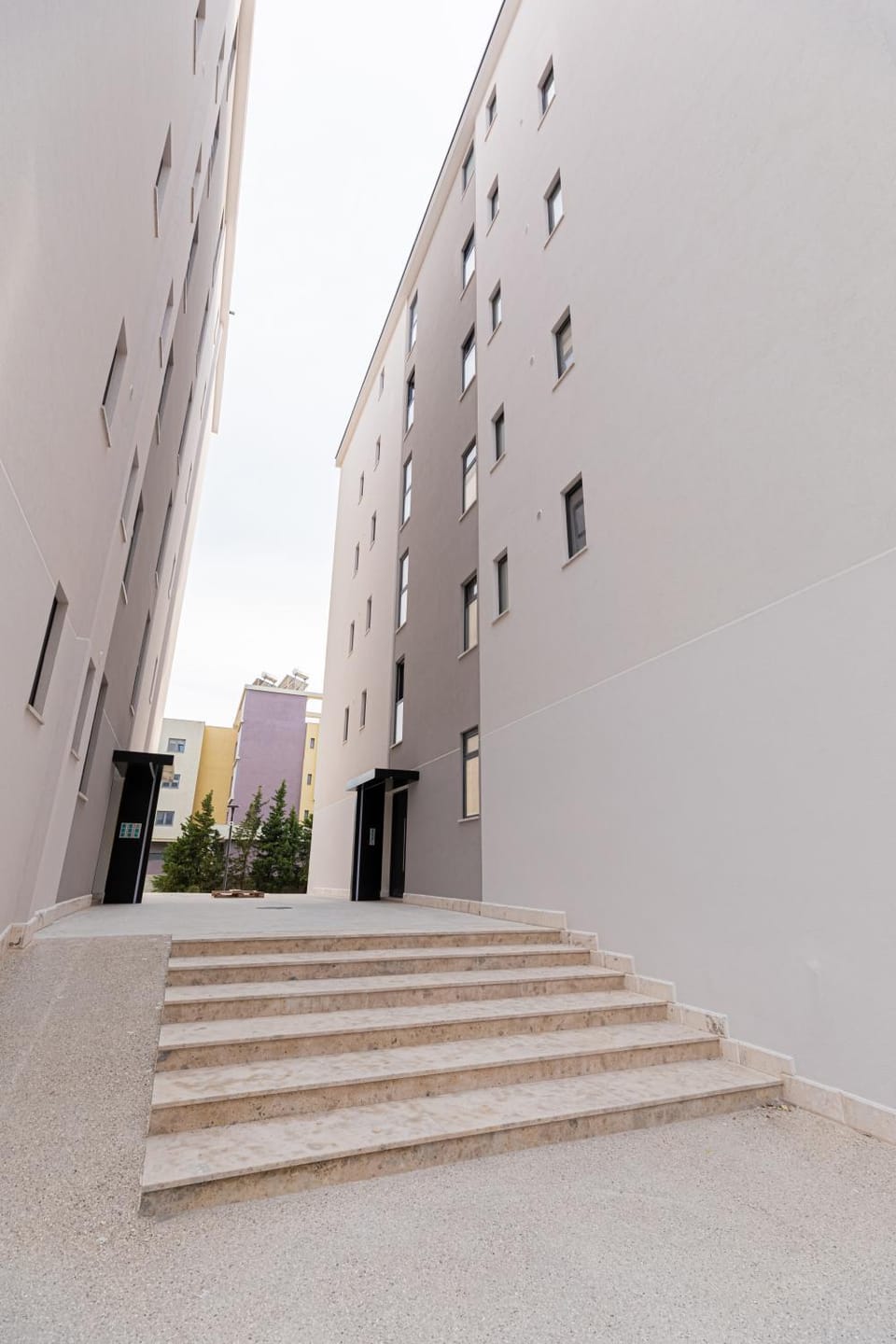 Property building, Neighbourhood