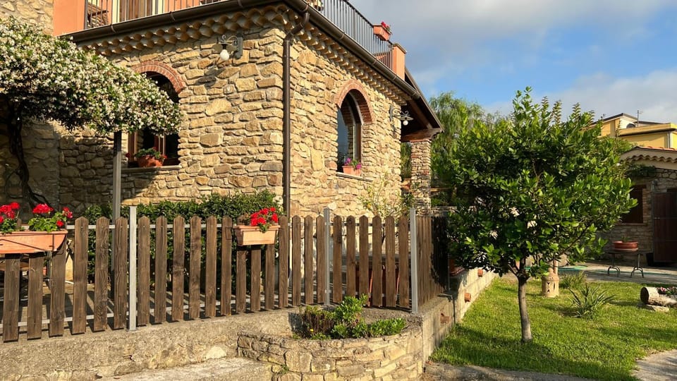 Property building, Patio, Garden