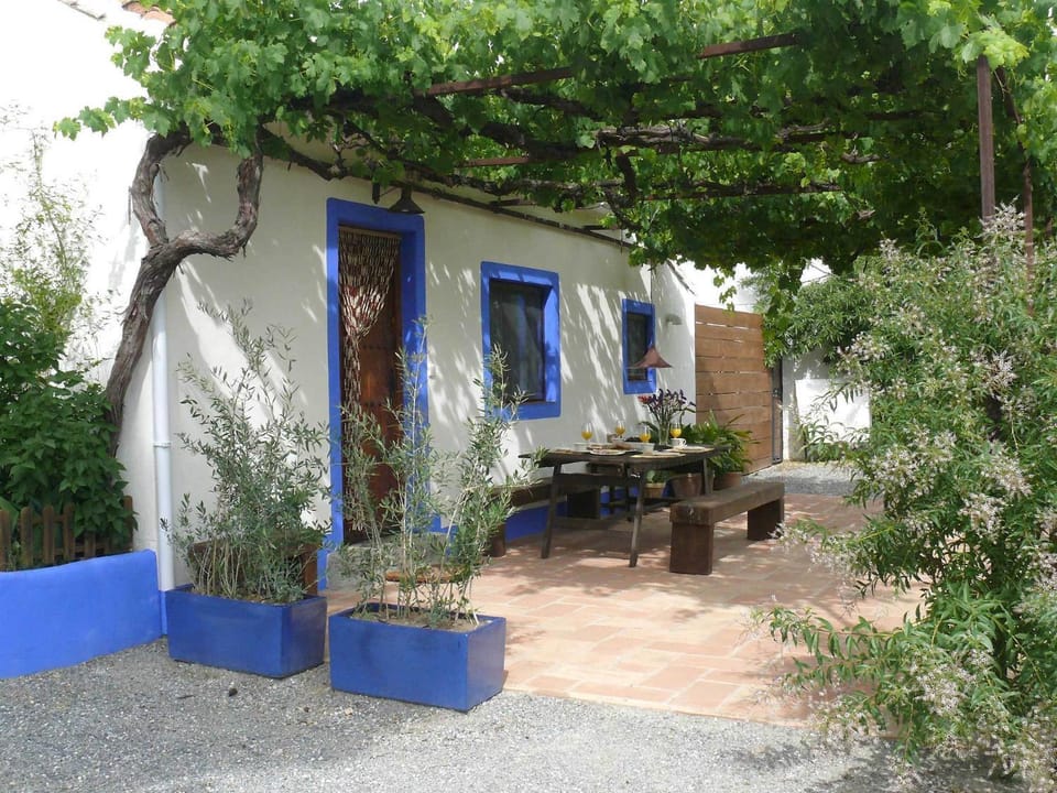 Facade/entrance, Garden, Lobby or reception