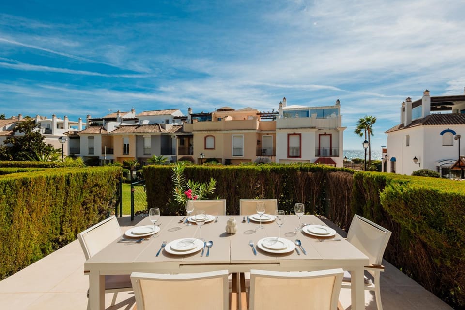Patio, Day, Garden, View (from property/room), Balcony/Terrace, Living room, Seating area, Dining area, Garden view