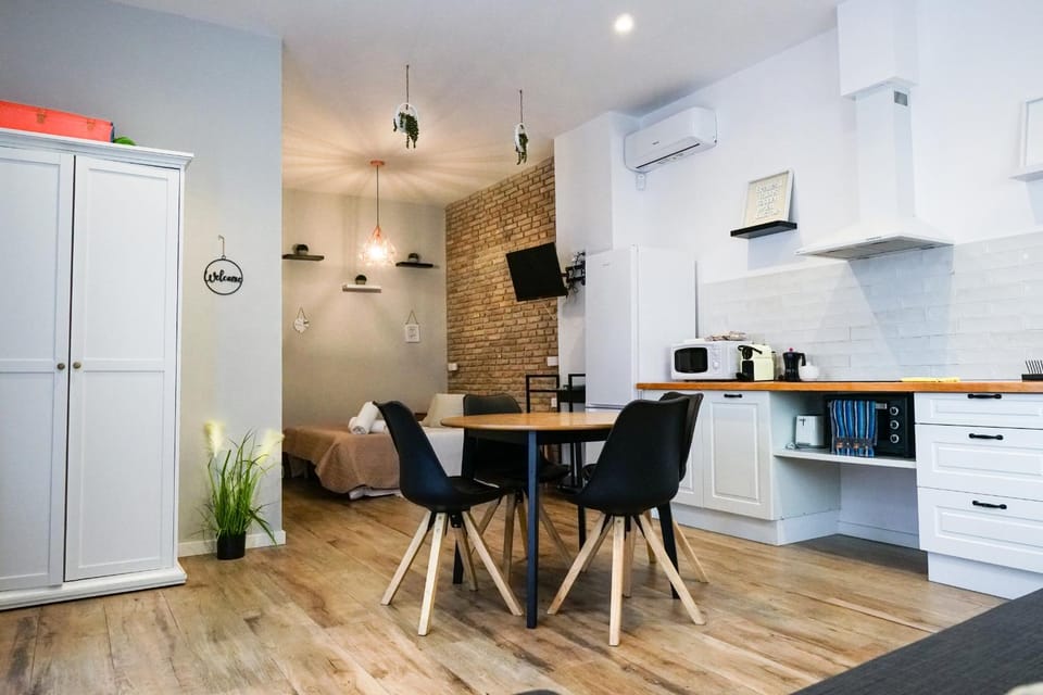 Lounge or bar, kitchen