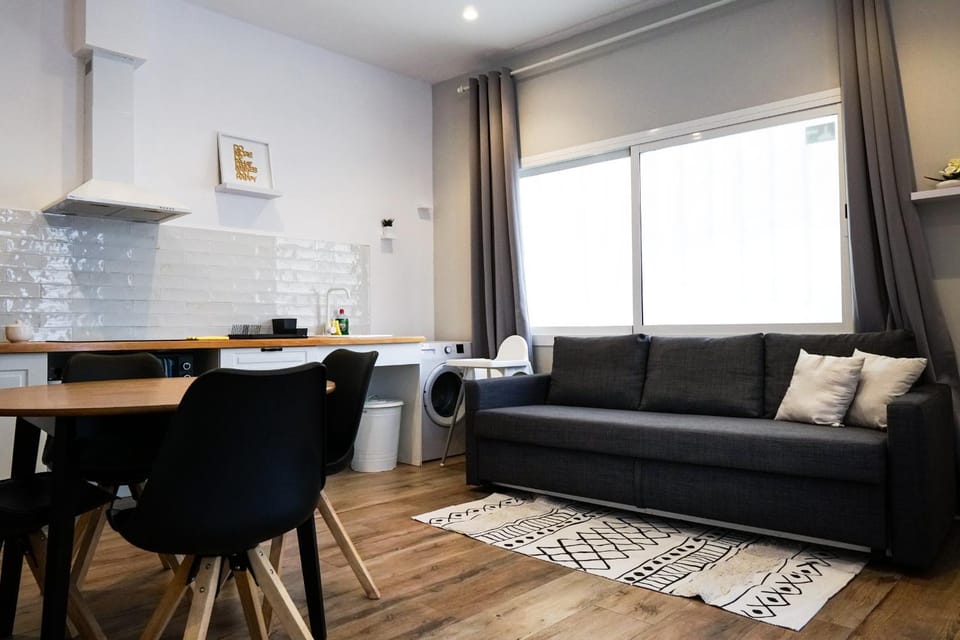 Lounge or bar, kitchen