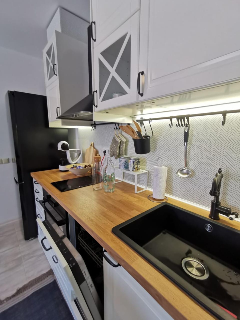Coffee/tea facilities, Kitchen or kitchenette, dishwasher, pet friendly, stove