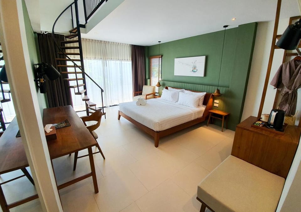 Photo of the whole room, Bedroom