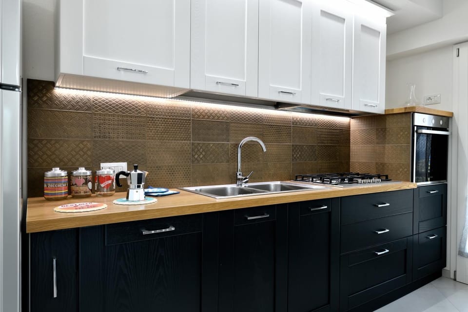 Kitchen or kitchenette, Living room