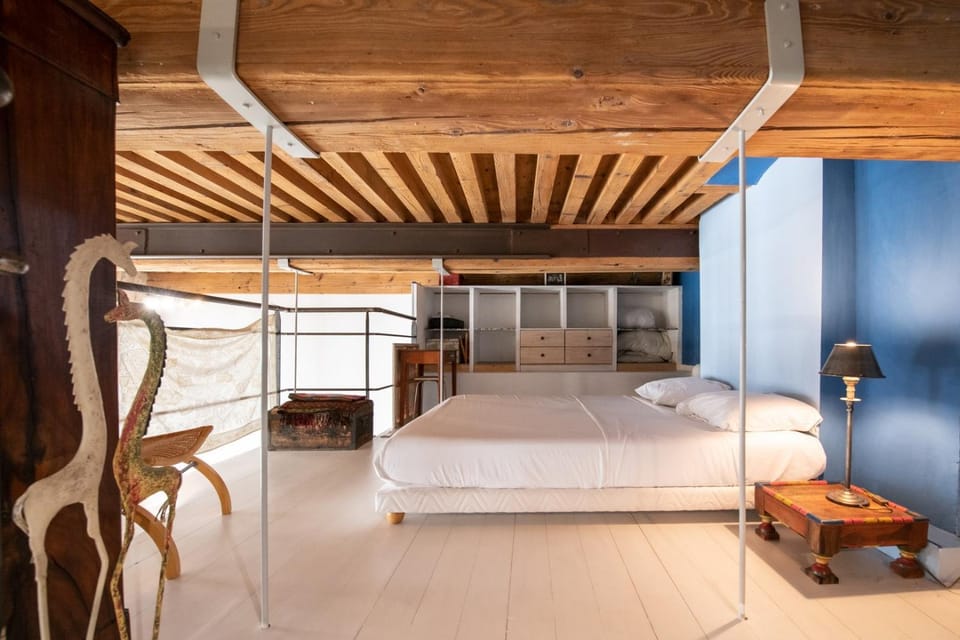Bed, Photo of the whole room, Bedroom, storage