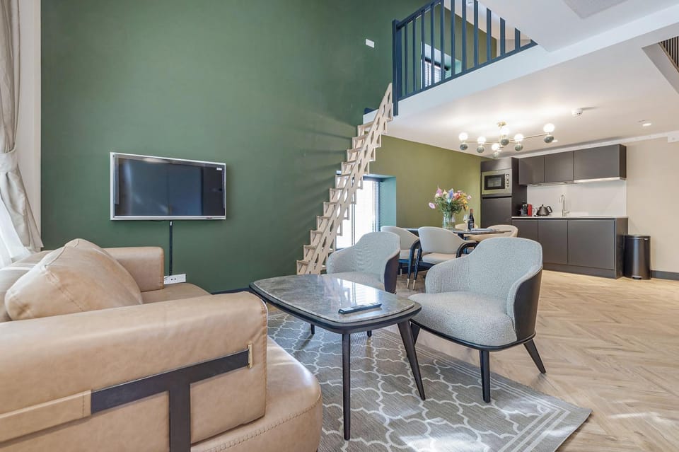 TV and multimedia, Kitchen or kitchenette, Living room, Seating area, Dining area, Evening entertainment