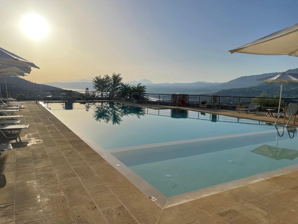 Swimming pool, Sunrise