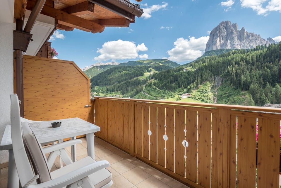 Garni Hotel Gardena App Dolomites 3 Apartment in Santa Cristina Gherdëina