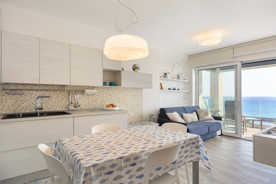 Kitchen or kitchenette, Living room, Dining area
