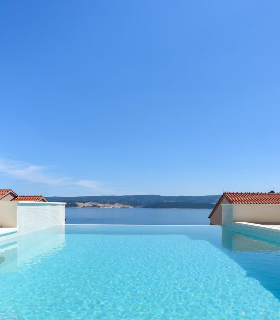 Balcony/Terrace, Sea view, Swimming pool
