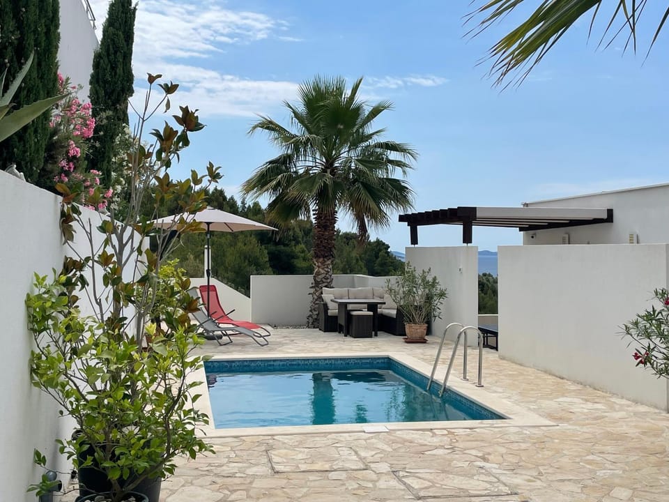 Garden view, Pool view
