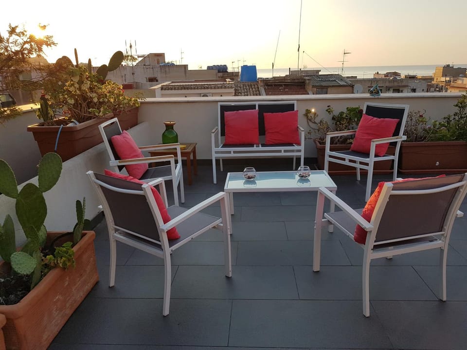 Day, View (from property/room), Balcony/Terrace, Balcony/Terrace, Seating area, Evening entertainment