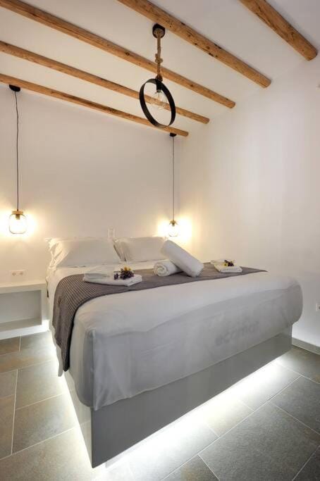 Droufakos’ home - Beachfront Lux 2BD apt. w. Views Apartment in Milos