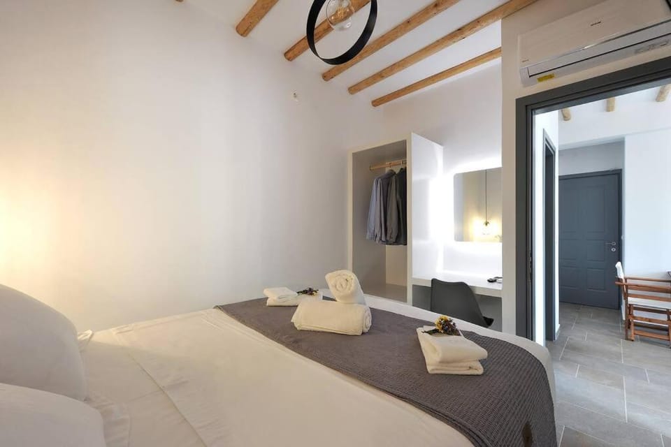 Droufakos’ home - Beachfront Lux 2BD apt. w. Views Apartment in Milos