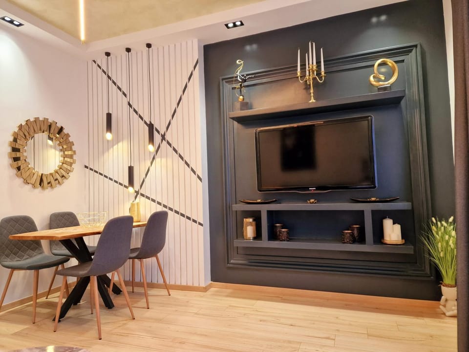 Communal lounge/ TV room, TV and multimedia, Living room, Seating area