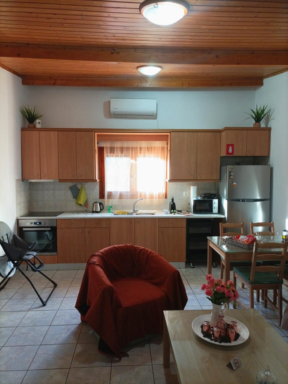 Kitchen or kitchenette, Seating area, minibar, pet friendly, stove