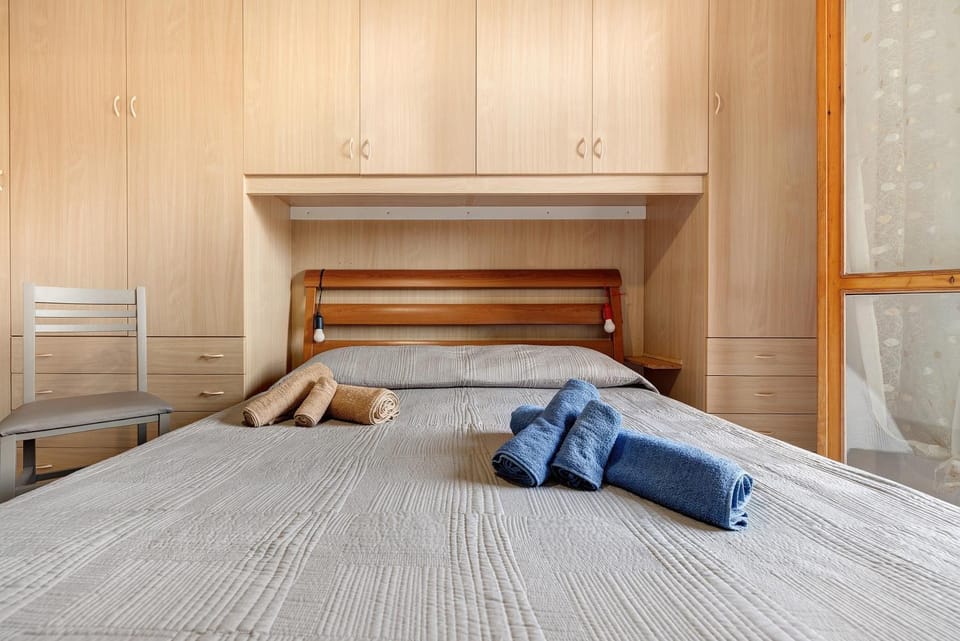 Living room, Bedroom