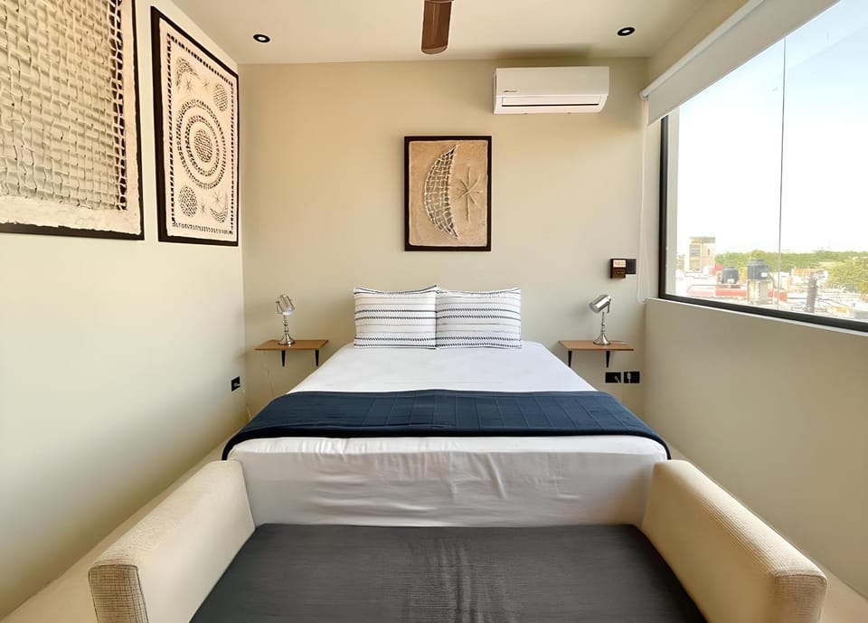 Bed, Photo of the whole room, Bedroom, air conditioner