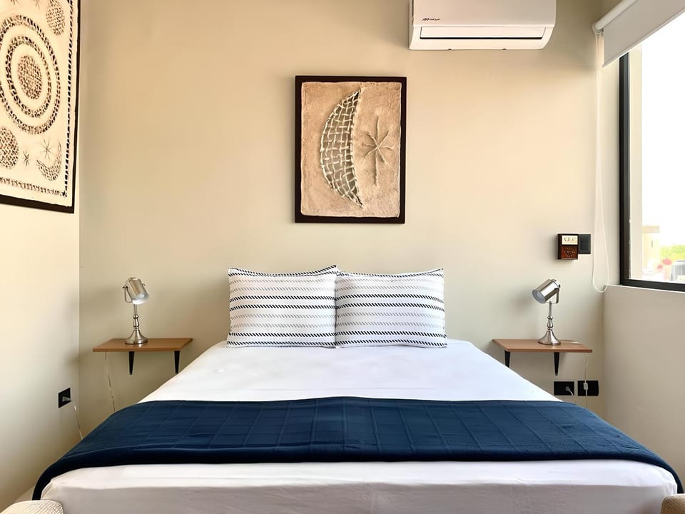 Bed, Photo of the whole room, Bedroom, air conditioner