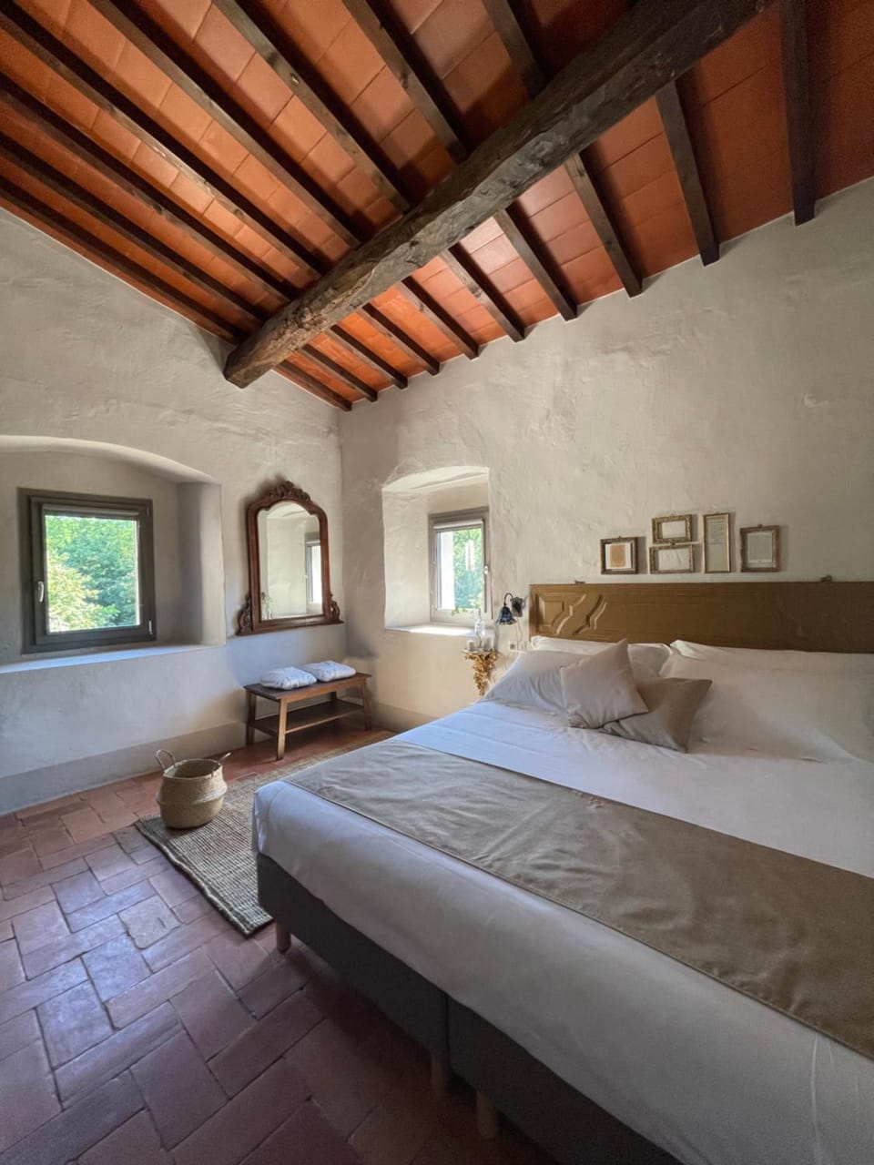 Bed, Coffee/tea facilities, Photo of the whole room, Bedroom, oven, air conditioner