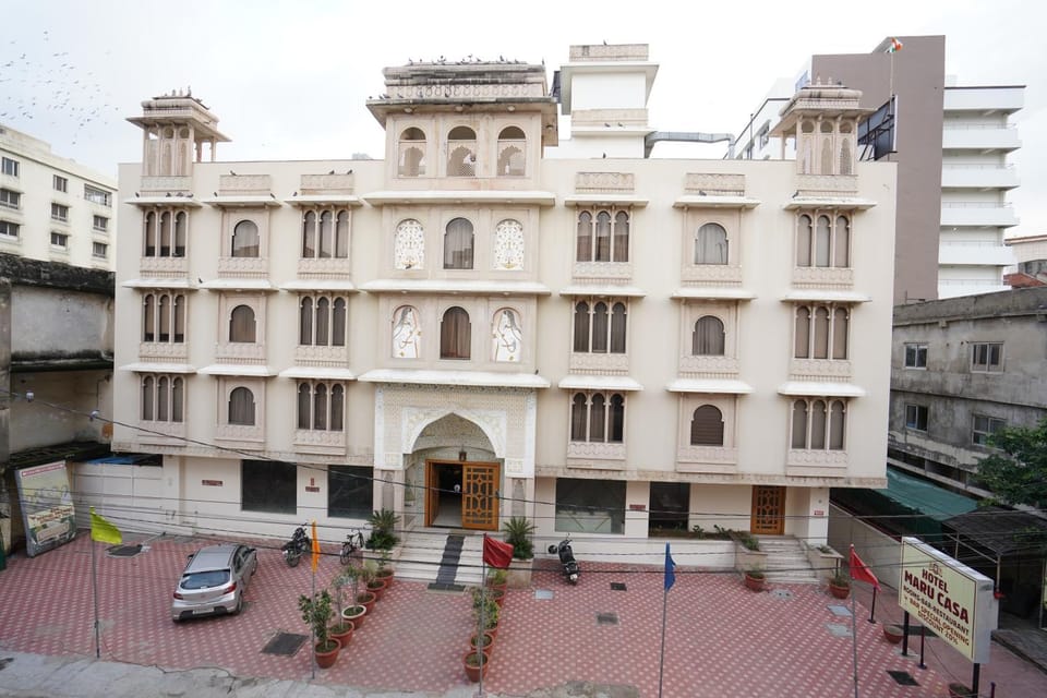 Facade/entrance