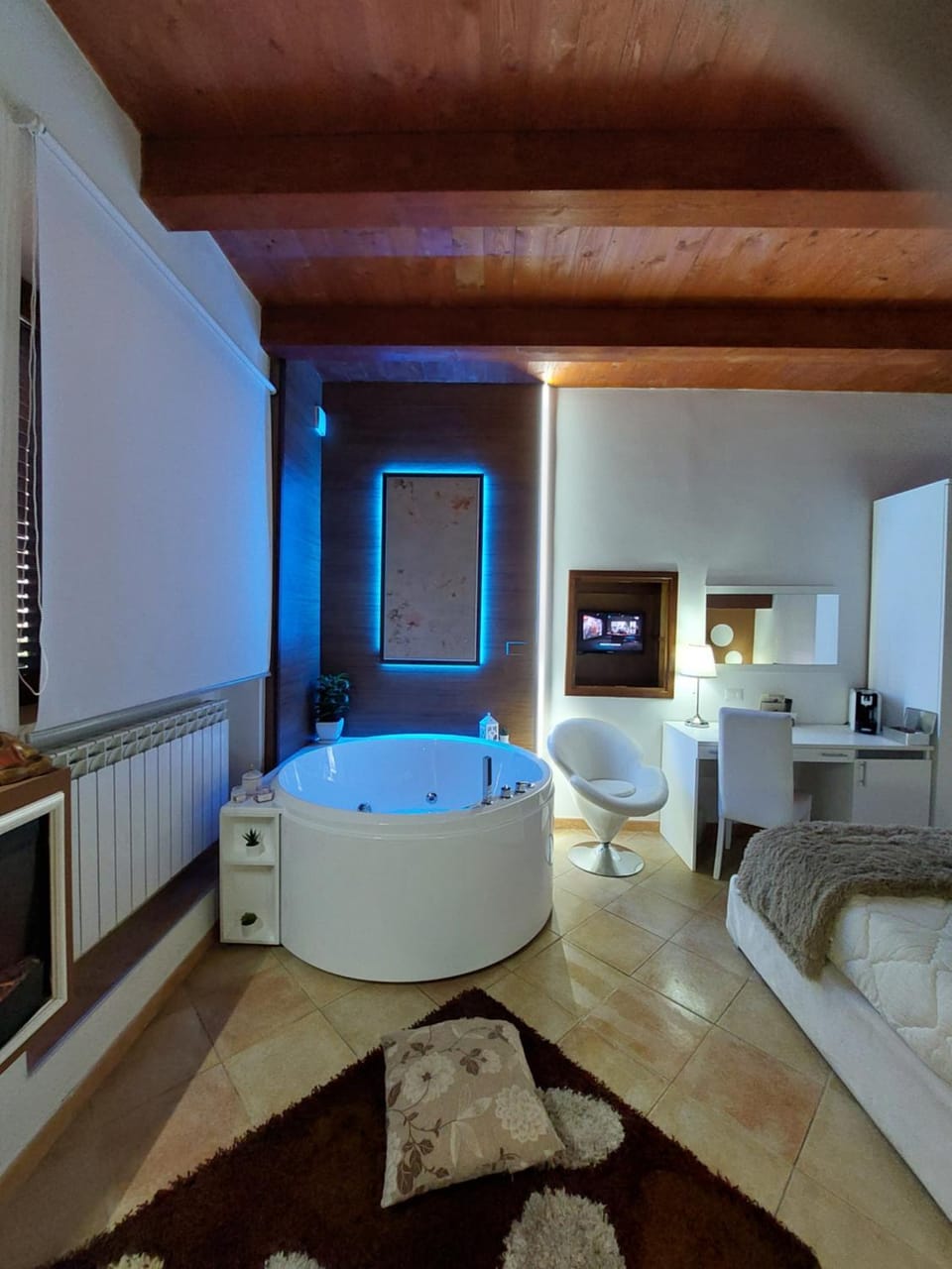 Hot Tub, Hot Tub