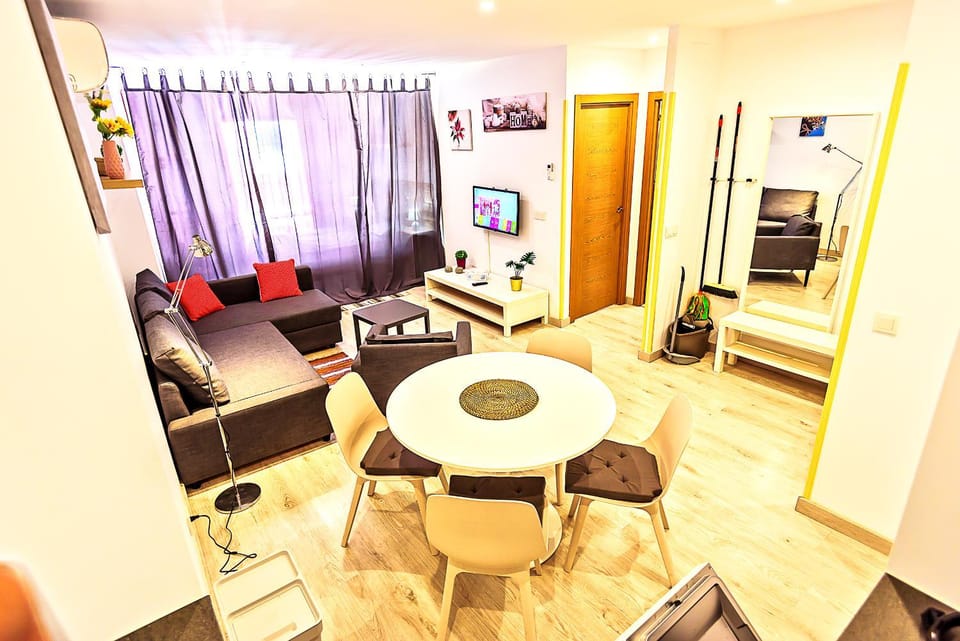 Bed, Living room, Seating area, Dining area, Bedroom