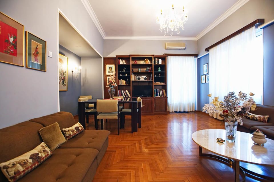 Library, Living room, Seating area, Dining area, air conditioner