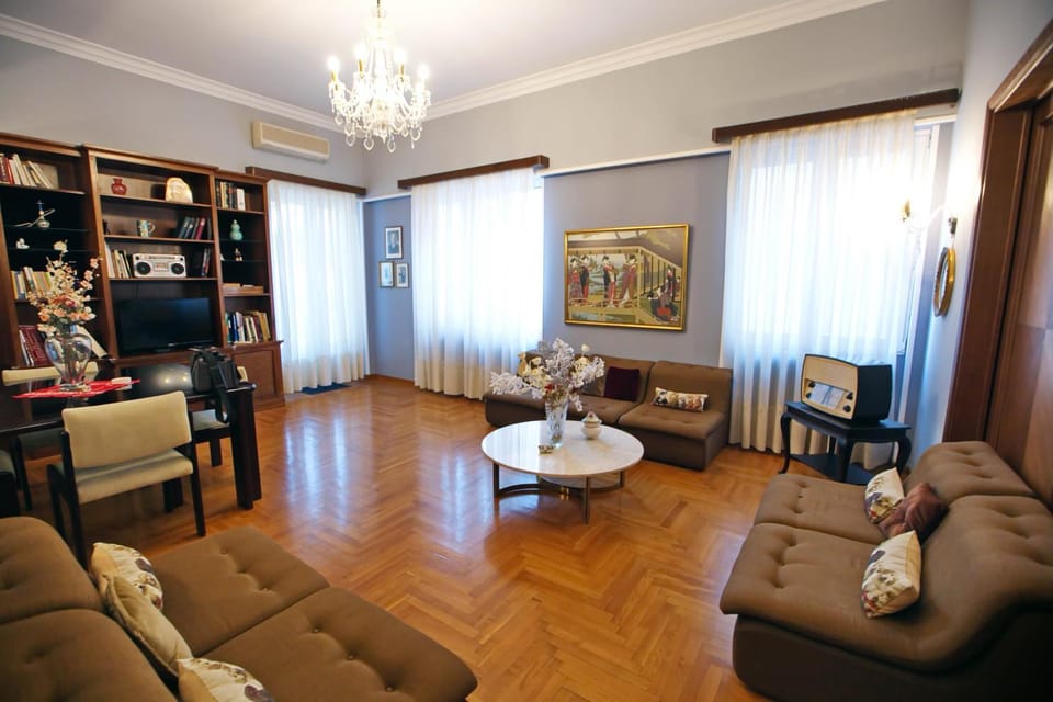 Library, TV and multimedia, Seating area