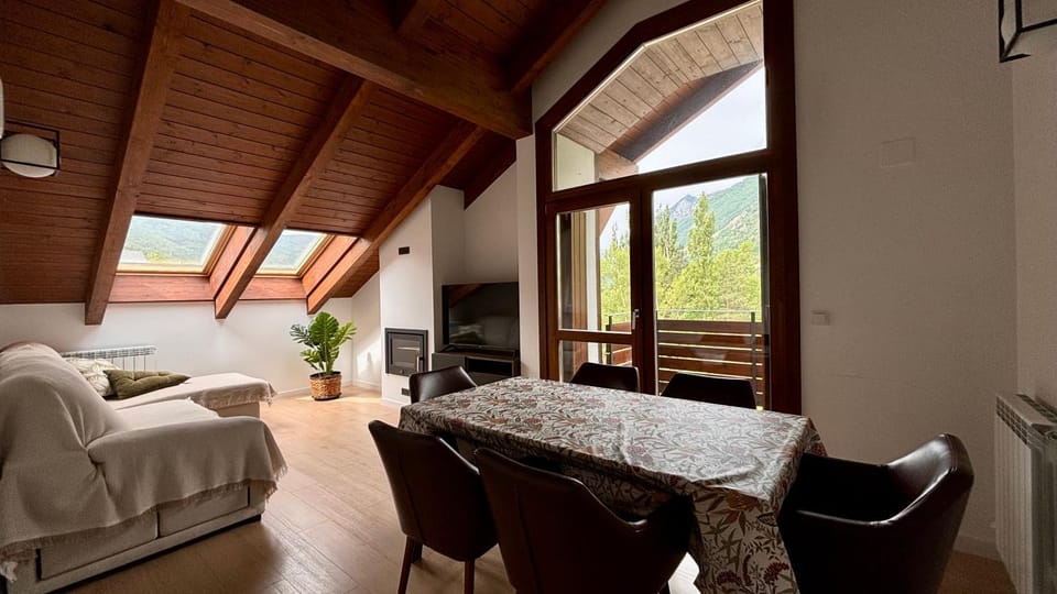 BPIRINEOS-Pico Cerler Apartment in Benasque