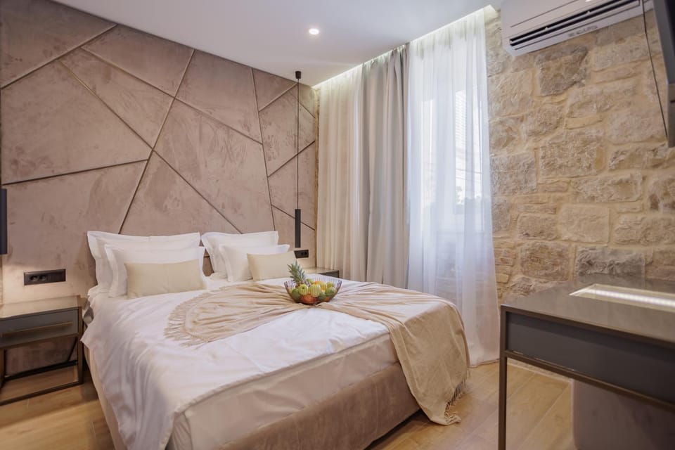 Bedroom, Inner courtyard view