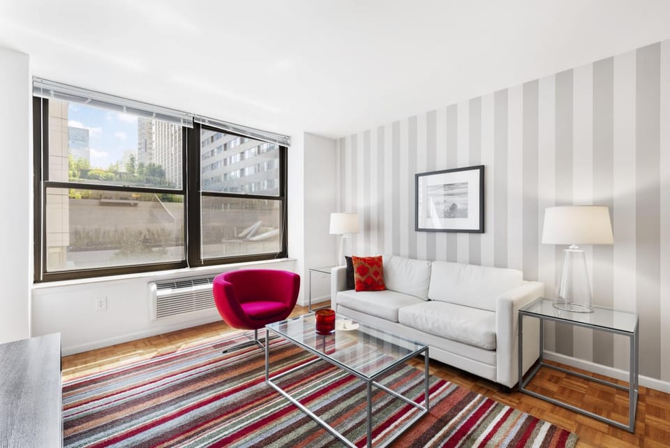 Living room, Seating area