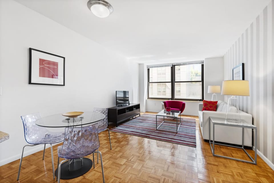 Living room, Dining area