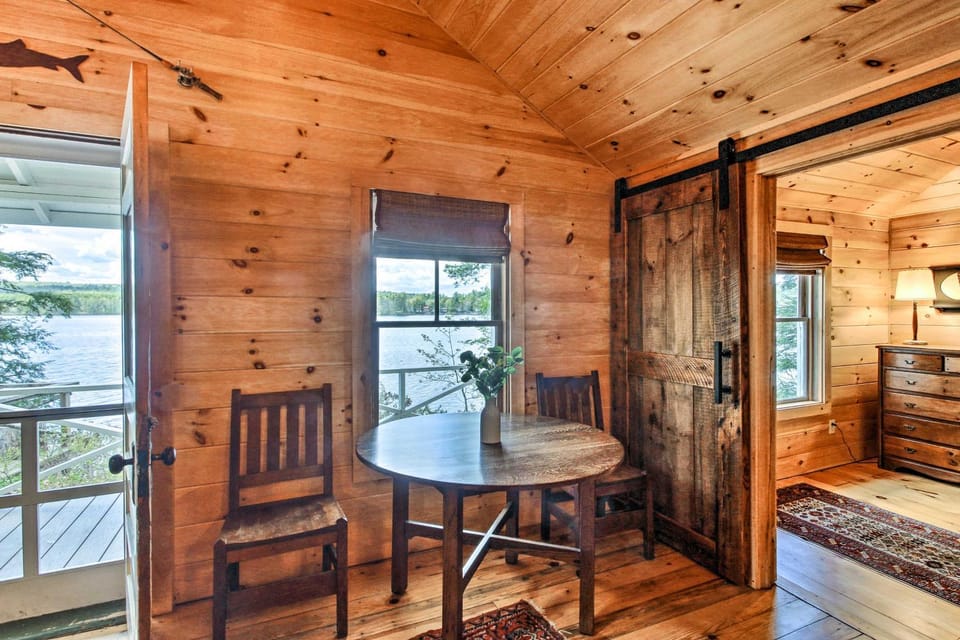 Lakefront Cottage: Boat Dock, Patio & Kayaks! House in Otisfield
