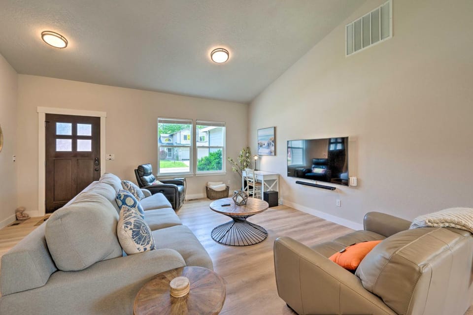 Family-Friendly Meridian Home: 13 Mi to Boise House in Meridian