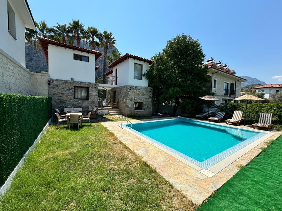 Villa Merry - 3BR Ensuite Villa - 50m to River Villa in Dalyan