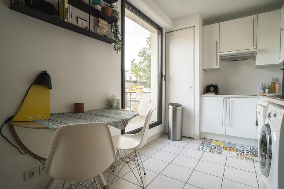 Bright 37m For 2 With Balcony In Paris! Apartment in Paris