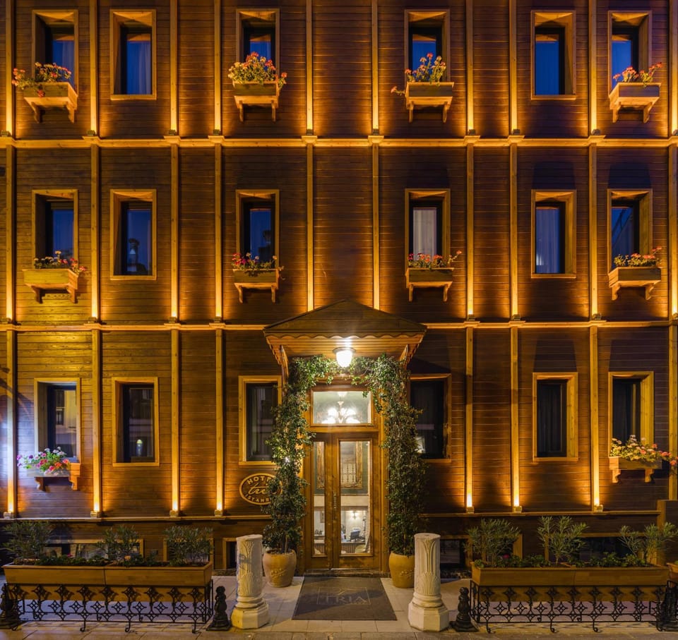 Property building, Facade/entrance
