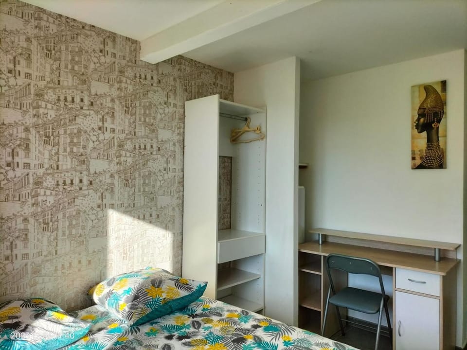 Bed, Bedroom, hair dresser, wardrobe