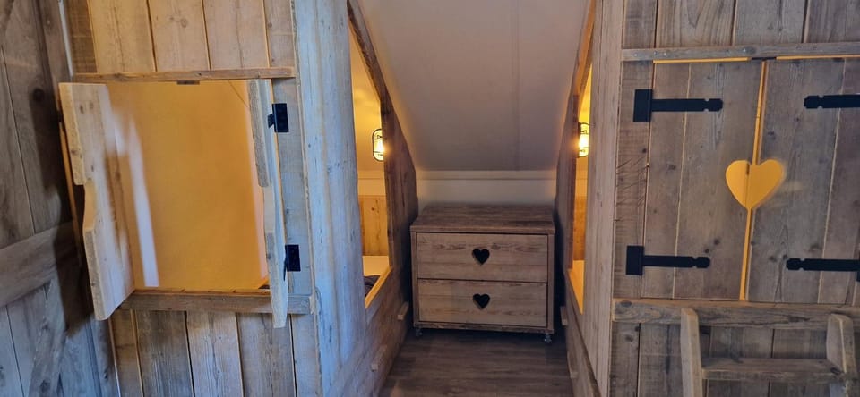 Bed, Bedroom, bunk bed
