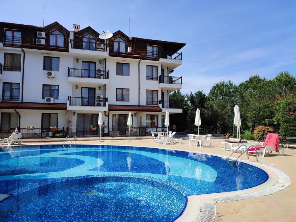 Property building, Swimming pool