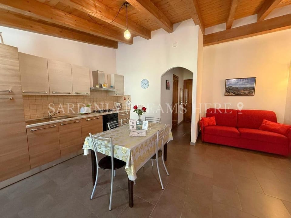 Kitchen or kitchenette, Living room, Dining area, pet friendly, stove, toaster