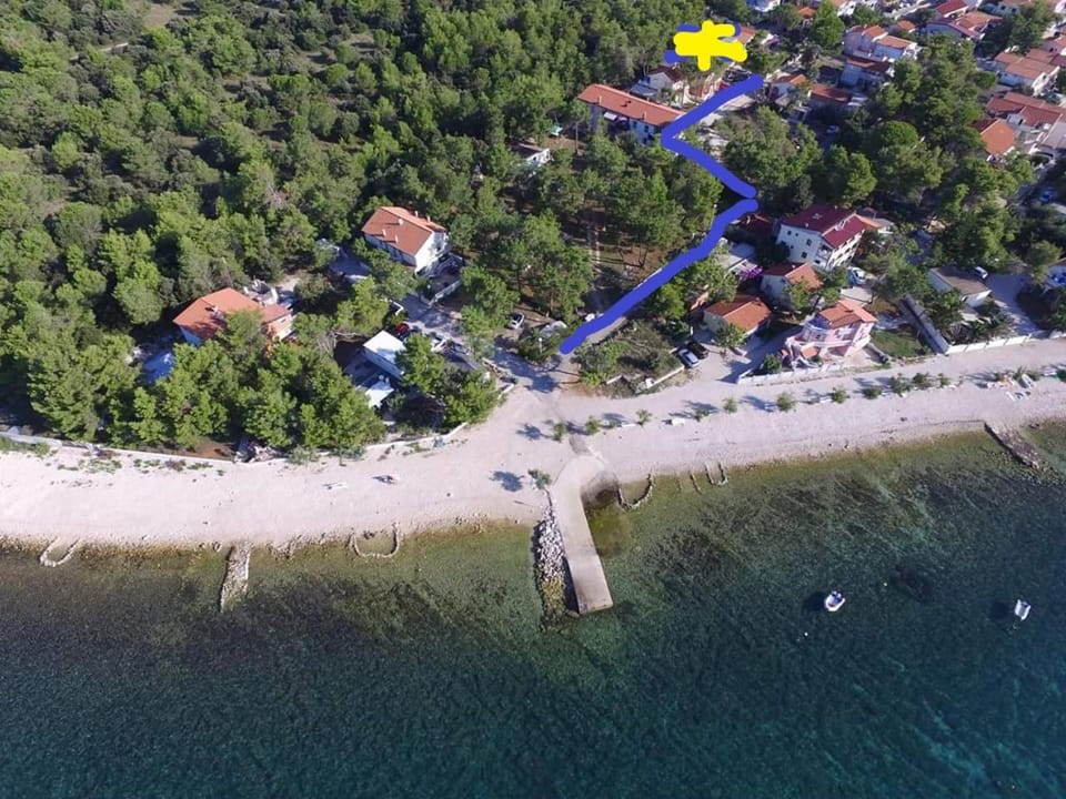 Day, Neighbourhood, Natural landscape, Bird's eye view, Sea view, Street view