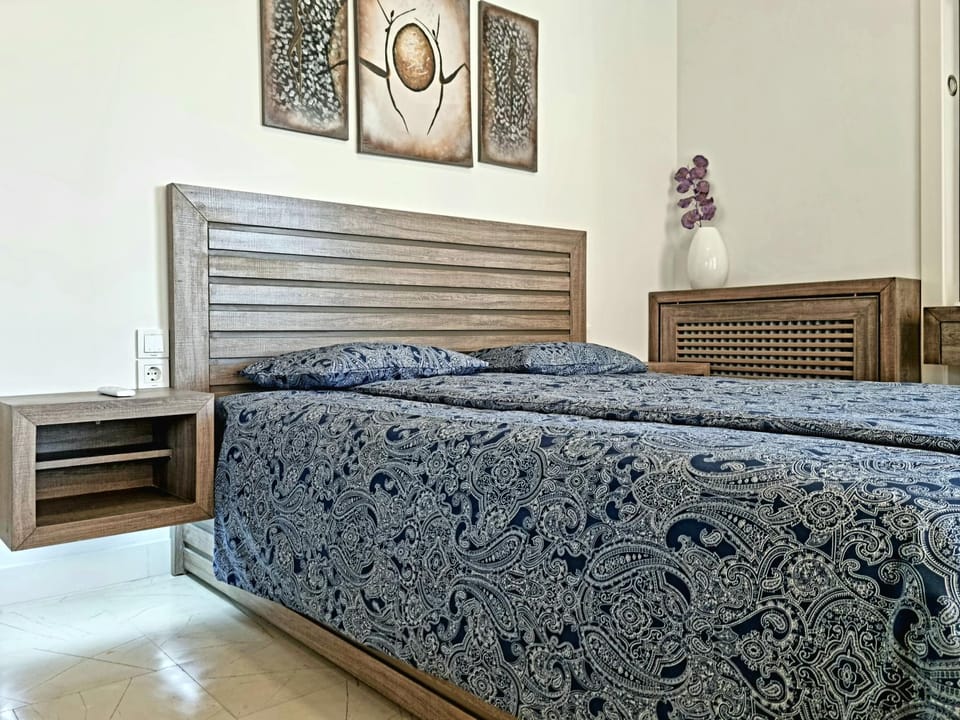The ACROPOLIS view made for you-2BR APT // 6m walk to the metro Apartment in Athens