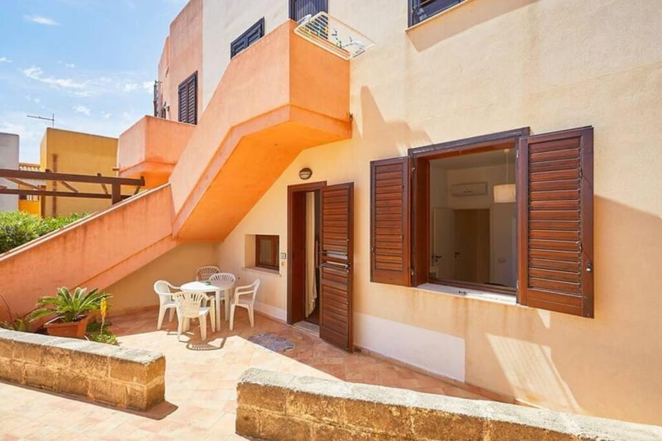 Patio, Facade/entrance, Balcony/Terrace