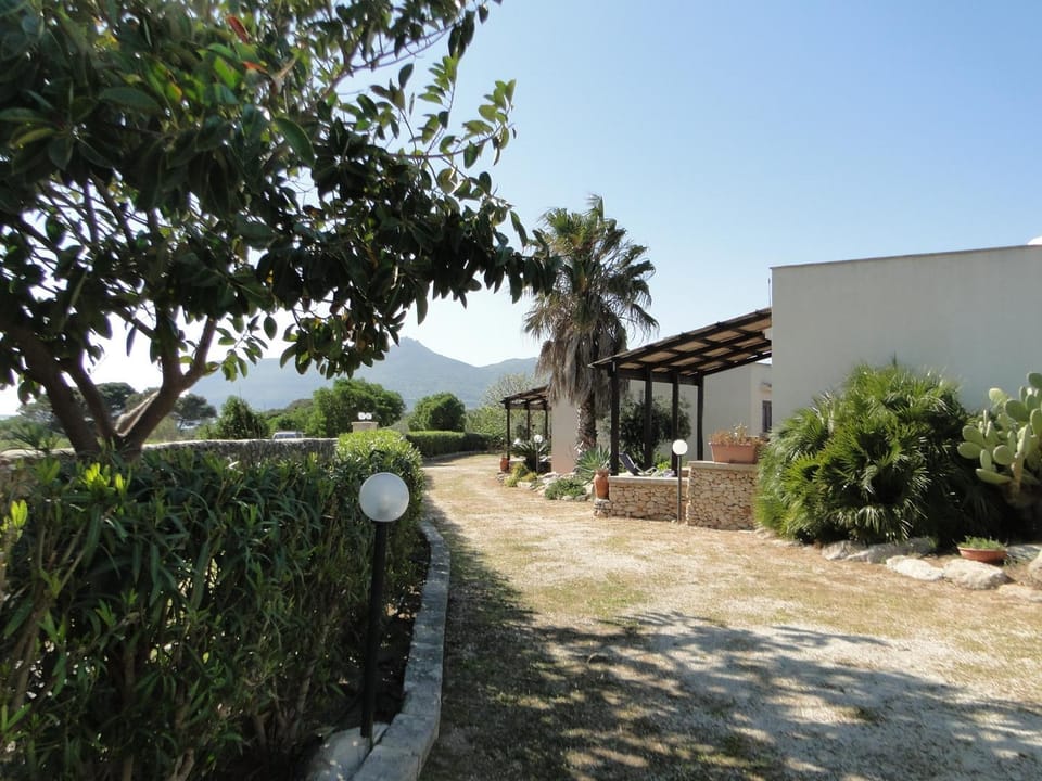 Facade/entrance, Garden